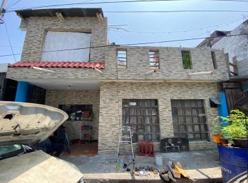 Casa · 214m² · 4 Recámaras · Casa en Niño Artillero