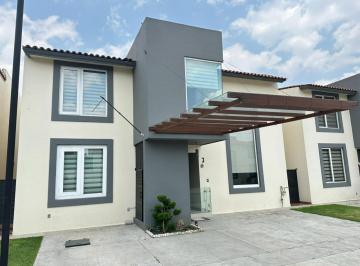 Foto 1 · Casa de 3 Recámaras, en Venta en La Col. La Providencia, Metepec, Cerca de La Plaza Town Square.