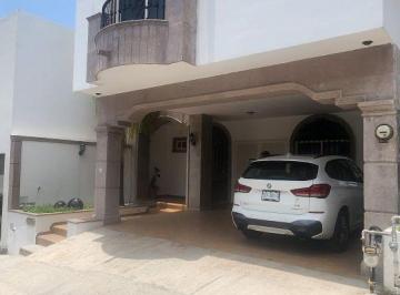 Casa de 3 habitaciones, San Pedro Garza García · Casa en Venta en Privanzas, San Pedro Garza García