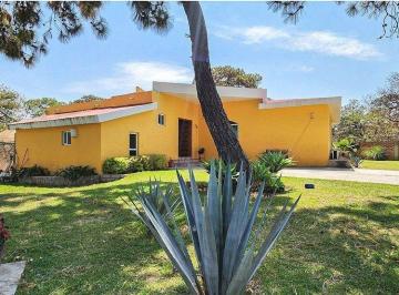 38698478be6a50090c37fba0f7662473fcb89ff45a0faa2cf364933389bbabef · Casa de Una Planta en Venta en El Roble, El Arenal.