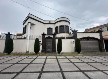 Foto 1 · Lujosa Residencia en Venta en Residencial Colón, Col. Ciprés en Toluca