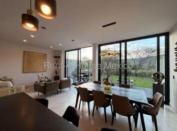 Casa de 3 habitaciones, Querétaro · Altozano, Venta - Casa con 4 Recámaras, Estudio, Cuarto de Servicio, Área de Tv