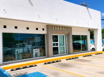 Local comercial · 156m² · 5 Estacionamientos · Renta Local Comercial Av 135
