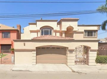 Casa de 3 habitaciones, Tijuana · Casa en Venta en Otay, Tijuana, Baja California