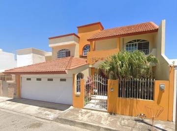 Casa de 4 habitaciones, Boca del Río · Casa de 360 m² con 4 Recámaras en Venta en Costa de Oro