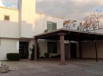 Casa · 254m² · 5 Recámaras · 5 Estacionamientos · Casa en Venta en Residencial La Toscana