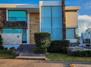 aa48204871522889f3d14427b6b0a22c3976ce867d6c1195bc4a4fbb0c33a207 · Casa en Venta en Villa Verona, Zapopan.