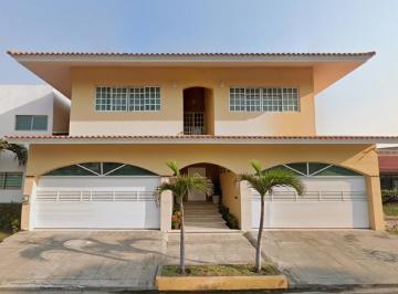 Casa de 4 habitaciones, Boca del Río · Casa de 326 m² con 4 Recámaras en Venta en Costa de Oro