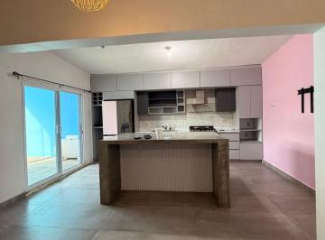 Casa de 3 habitaciones, Arteaga · Casa de un Piso en Renta