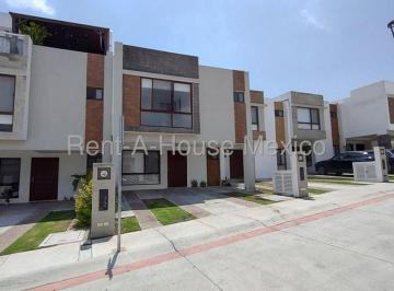 Casa de 3 habitaciones, El Marqués · Casa Zibata Cerca Anahuac, Frente Al Walmart Express