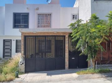 Foto 1 · Casa en Renta en Privada Villas del Country III León, Gto.