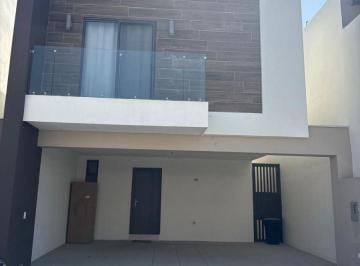 Casa de 3 habitaciones, García · Casa de 150 m² con 3 Recámaras en Renta en Altavía