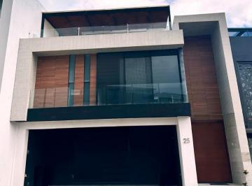 Casa · 245m² · 3 Recámaras · 2 Estacionamientos · Casa en Venta en Lomas de Angelópolis III