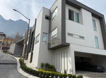 Foto 1 · Casa en Renta, Cumbres Elite, Monterrey, Nuevo León. en Esquina