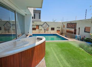 Casa · 385m² · 3 Recámaras · 2 Estacionamientos · Casa Club de Golf
