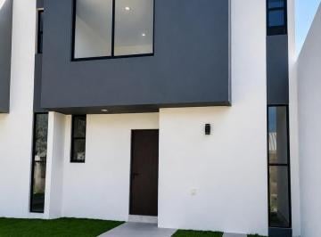 Foto 1 · Venta de Casa con Recamara en Planta Baja en Corregidora