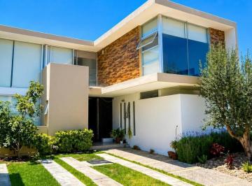 Foto 1 · Oportunidad! Casa con Acabados Modernos en Venta en Lomas de Juriquilla Al Mejor Precio!