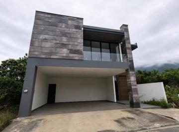 Foto 1 · Casa en Venta Yerbaniz, Santiago, Nuevo León.