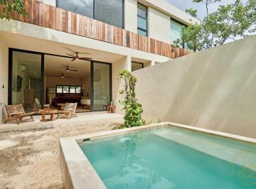 Casa · 272m² · 2 Recámaras · 1 Estacionamiento · Townhouse de 2 Recamaras con Piscina Privada en 5 Av, Zona Harmony