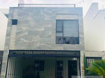 Casa · 3 Recámaras · Casa en Renta Cerradas de Cumbres