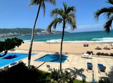 Departamento · 83m² · 1 Recámara · Venta Hemrosa Suite Sobre Franja de Playa en Acapulco Dorado