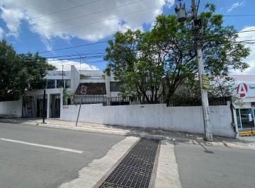 Casa de 7 habitaciones, Querétaro · Casa Centrica en Renta en Esquina
