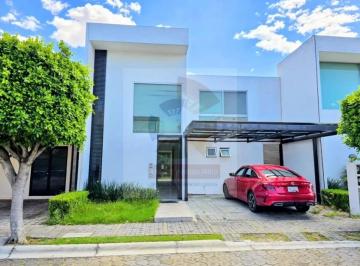 1 · Casa en Venta en Lomas de Angelópolis, San Andrés Cholula, Puebla