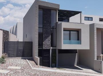 dd83f4c28e7d0e6d8614af007584d0b3a6d3763f9dc963dd038a063f826deff5 · Renta Casa 5 Recámaras, Una en Pb y Otra en Roof | Seminueva