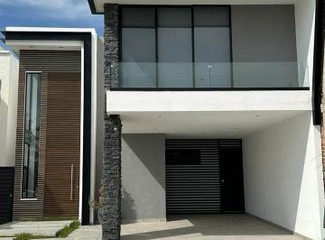 Casa · 382m² · Casa en Renta en La Campiña del Bosque León Gto