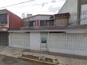 Casa de 4 habitaciones, Toluca · Casa de 170 m² con 4 Recámaras en Venta en Valle Don Camilo