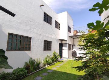 Casa de 3 habitaciones, Cuernavaca · Casa en Fraccionamiento Cerrado con Vigilancia, Sobre Av Palmira