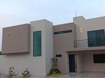 Casa · 237m² · 3 Recámaras · 2 Estacionamientos · Venta Casa Jiutepec, Morelos