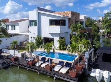 Casa en condominio de 3 habitaciones, Cancún · Casa en Venta Isla Dorada Cancún