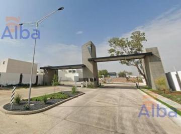 Casa · 112m² · 4 Recámaras · 2 Estacionamientos · Casa en Renta Nueva en Viñedos Rivier Gsc
