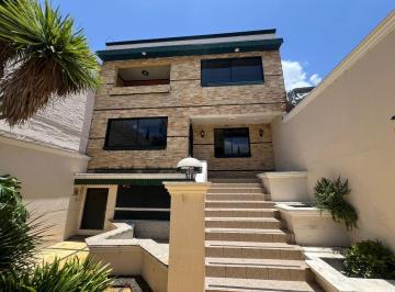 Casa · 230m² · 3 Recámaras · 2 Estacionamientos · Casa en Venta Excelente Ubicación Pátzcuaro