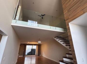 da5b2a00f0b8a389be36cbf2284d4d9f54140fc5a8a0fce1a393352a2d48a51c · Casa Moderna en Venta en Real de Juriquilla | Doble Altura y Terraza