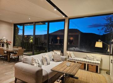 Casa en condominio de 3 habitaciones, Querétaro · Casa en Venta en Altozano con Una Espectacular Vista