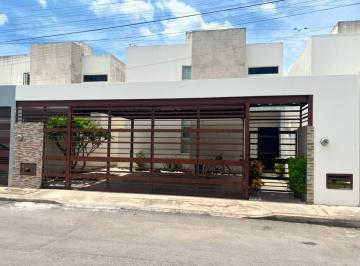 Casa · 164m² · 3 Recámaras · Casa Bonita y Equipada en Venta, Recamara en Planta Baja, Alberca