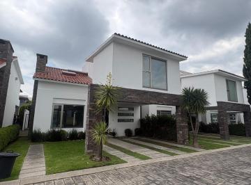 Casa en condominio · 256m² · 3 Recámaras · 2 Estacionamientos · Residencial Las Barcenas - Metepec