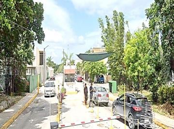 Casa de 2 habitaciones, Cancún · Casa de Dos Niveles, 77 m² de Terreno con 2 Recámaras en Venta en Cancún