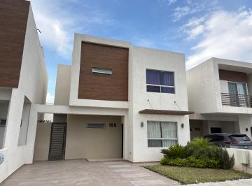 Casa de 3 habitaciones, Saltillo · Casa en Venta en Fraccionamiento Terranova Al Norte de Saltillo