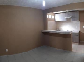 Casa de 3 habitaciones, Toluca · - Venta de "Casa" Ubicada en El Circuito San Carlos, Fraccionamiento Hacienda del Valle, Toluca