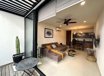 faa11e26d24eb57dac5c892e56014c405cd6762973dd12e40d3d2ee0ba6ebb21 · Townhouse Amueblado, con Jardín, en Privada Vía Montebello.
