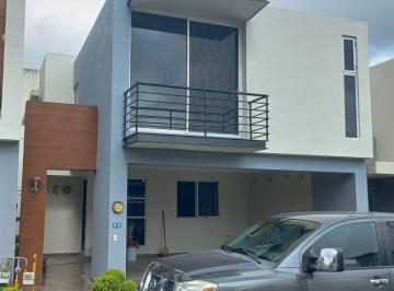 Casa de 3 habitaciones, Monterrey · Casa en Venta en Cerradas de Cumbres