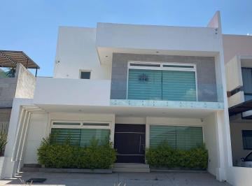 3d9813710fa14540bff11eb5a39e906a82b32ad2009573e582787bfd2e6720b0 · Casa en Venta o Renta Moderna y Amplia en Colinas de Juriquilla C/ Estudio en Pb