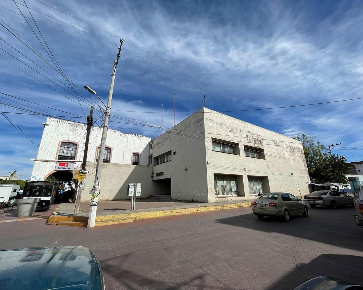 Commercial Banking Building for Rent