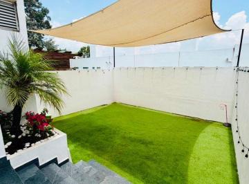 Casa · 101m² · 3 Recámaras · 2 Estacionamientos - Cesar Chavarria · Venta de Casa en Zona Esmeralda