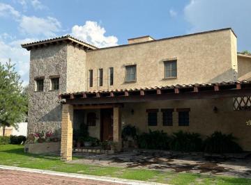 Casa de 3 habitaciones, Cuautlancingo · Casa Amueblada en Renta Estilo Toscano en Fracc. El Lucero