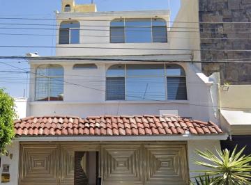Casa de 4 habitaciones, Guadalajara · Casa en Venta en Escudo 4065, Benito Juárez, Guadalajara, Jal.