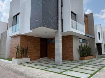 Casa de 3 habitaciones, Pachuca · Casa en Venta en Pachuca en Terranova, Esquina con 3 Recámaras, Multifuncional, Roof Toop, Alberca